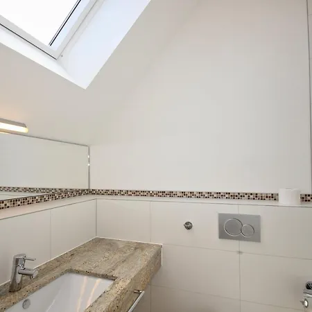 strandnahe FeWo mit Balkon, gratis Nutzung vom AHOI Erlebnisbad und Sauna in Sellin - Rex Rugia FeWo 10-6 * Lobbe