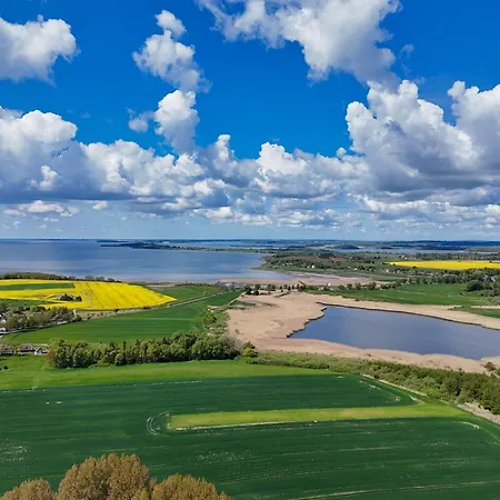 strandnahe FeWo mit Balkon, gratis Nutzung vom AHOI Erlebnisbad und Sauna in Sellin - Rex Rugia FeWo 10-6 * Lobbe